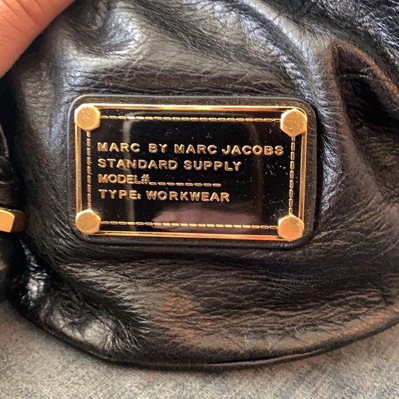 Marc Jacobs : Black Leather Bucket bag - Picture 3 of 13